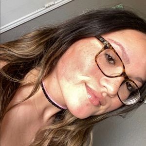 Meet your Posher, Chloe